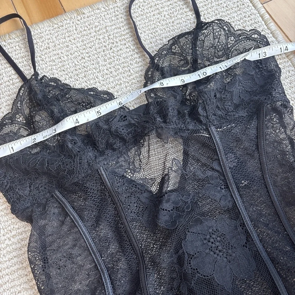 Victoria's Secret Black Sexy Sheer Lace Lingerie Size Medium lace up back garter